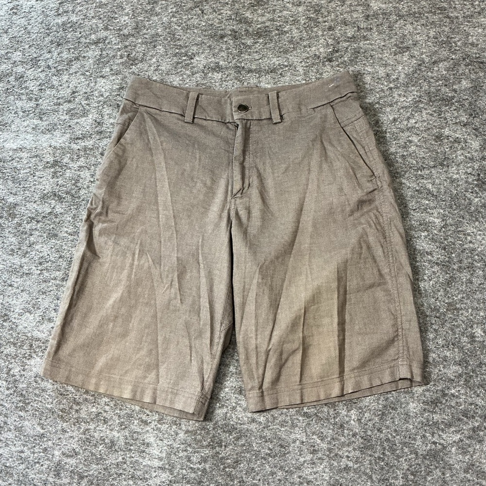 Lululemon Athletica Men's Grey Flat Front Shorts Size 30